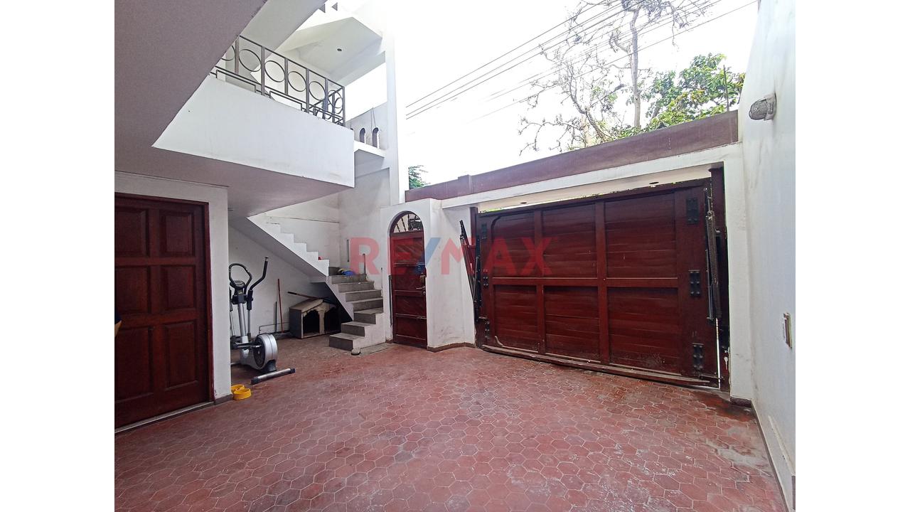 Venta Casa En Urb. El Pinar Comas / 3 Pisos — foto 4