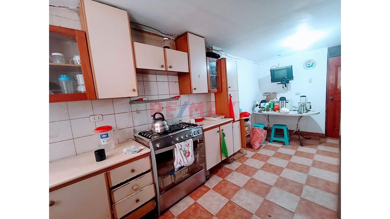 Venta Casa En Urb. El Pinar Comas / 3 Pisos — foto 13