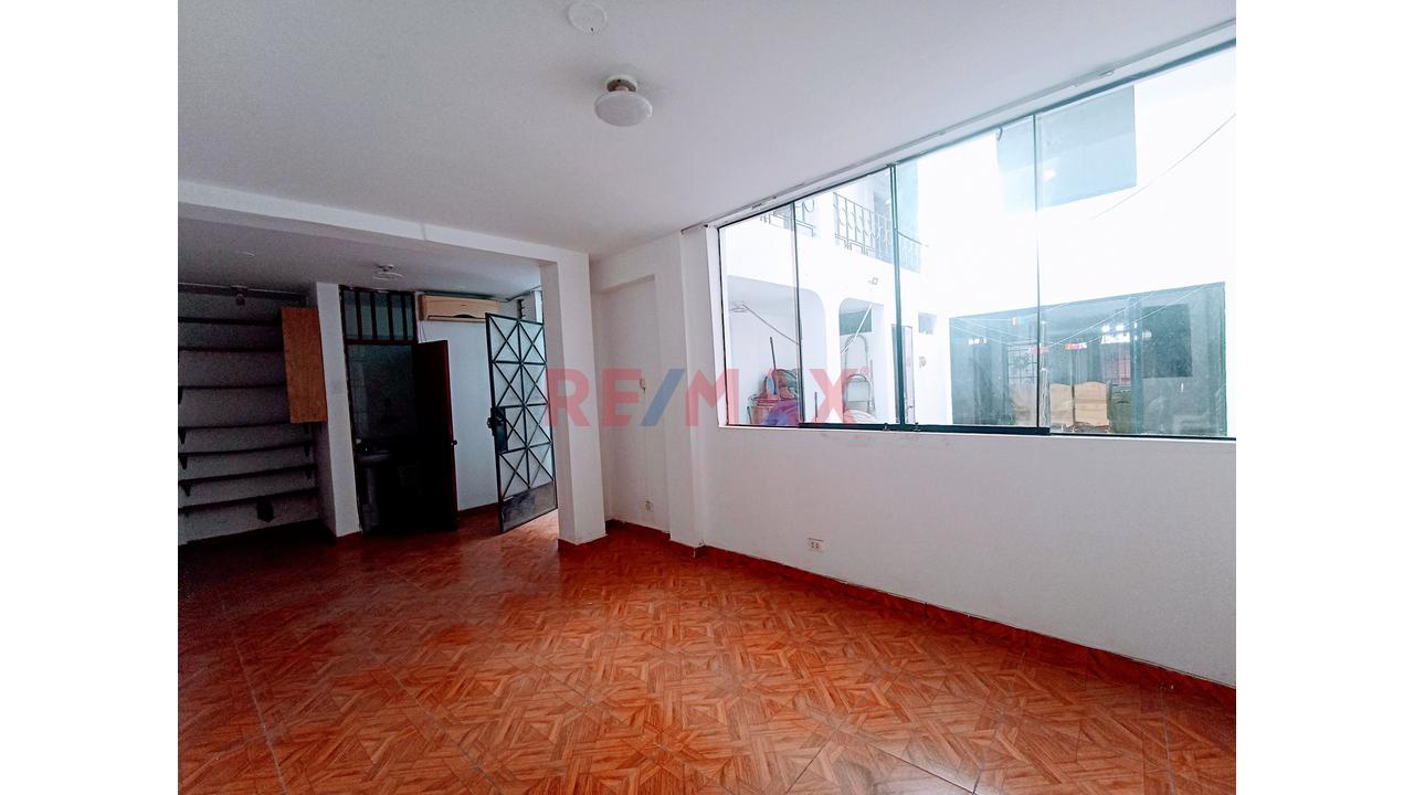 Venta Casa En Urb. El Pinar Comas / 3 Pisos — foto 12