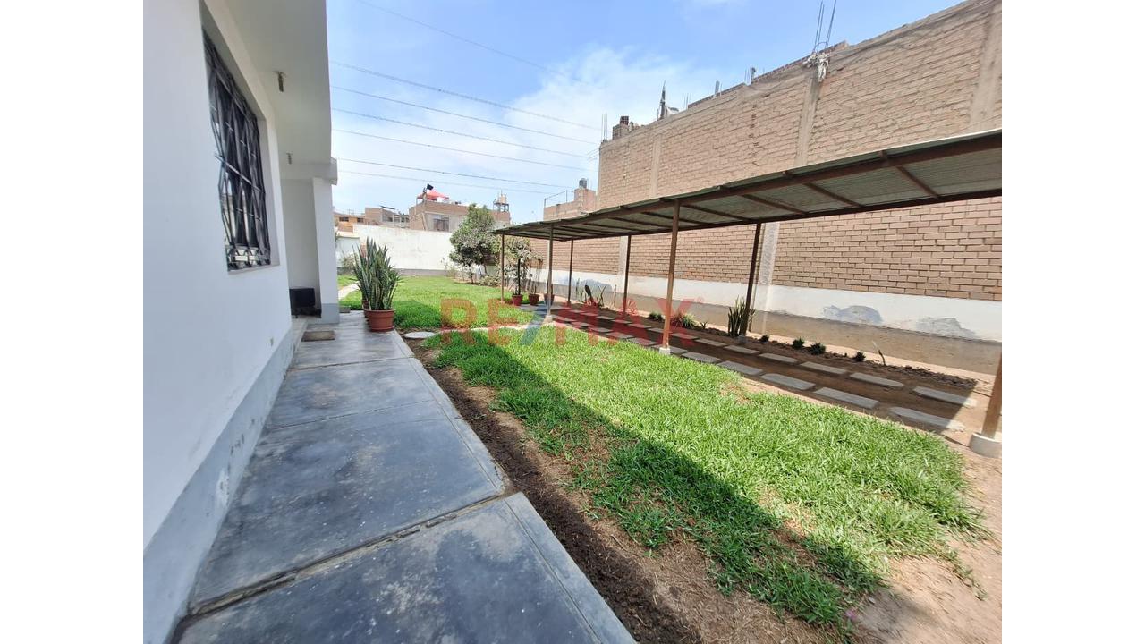 Se Vende Palacio De 4 Pisos Con Piscina En Puente Piedra - 11