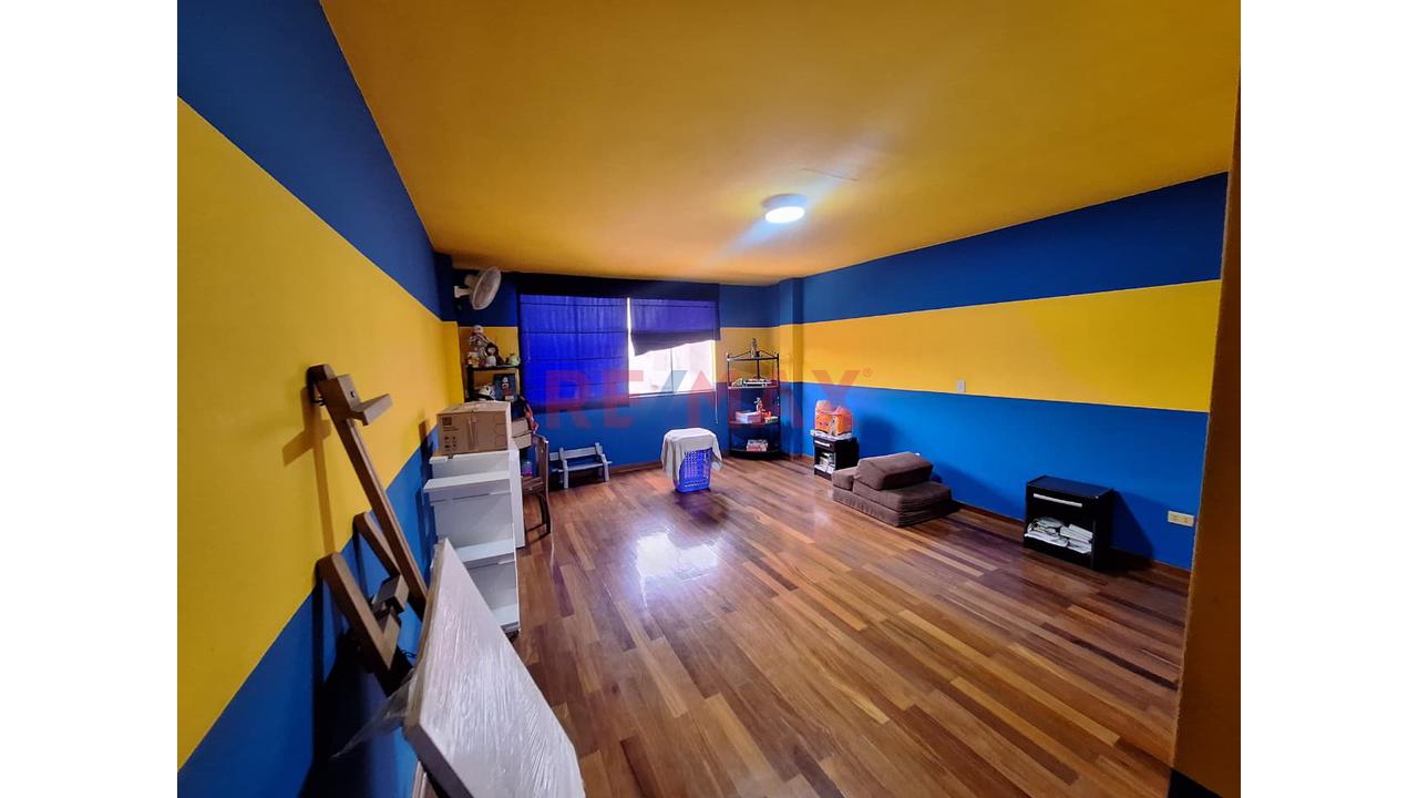 Se Vende Palacio De 4 Pisos Con Piscina En Puente Piedra - 15