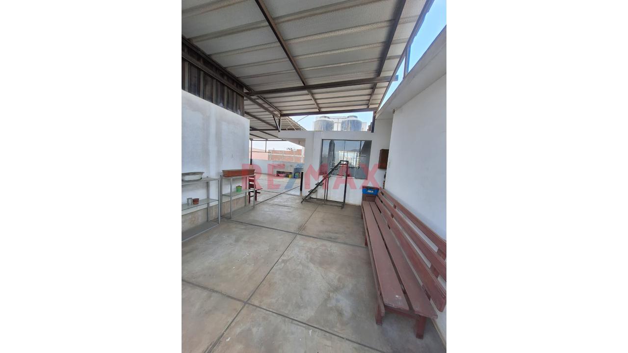Se Vende Palacio De 4 Pisos Con Piscina En Puente Piedra - 18