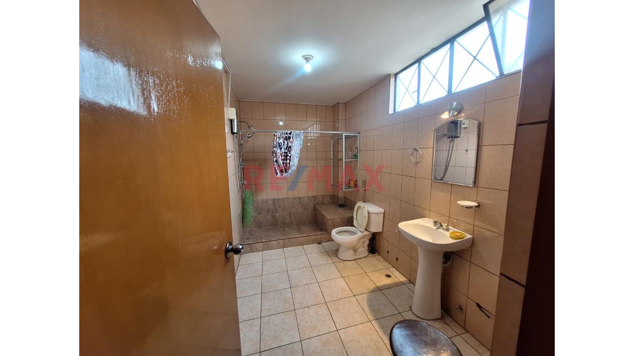 Se Vende Palacio De 4 Pisos Con Piscina En Puente Piedra - 21