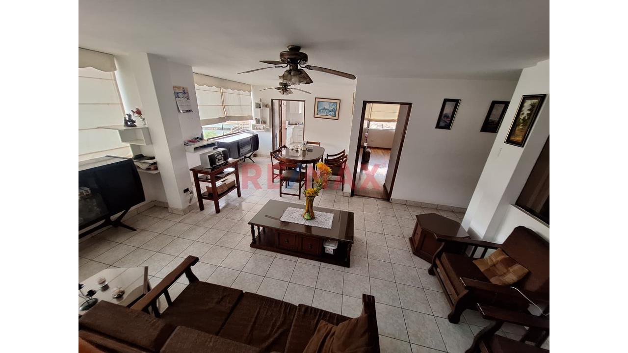 Se Vende Palacio De 4 Pisos Con Piscina En Puente Piedra - 17