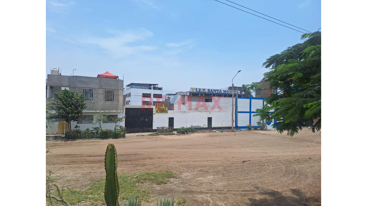 Se Vende Palacio De 4 Pisos Con Piscina En Puente Piedra — foto 8