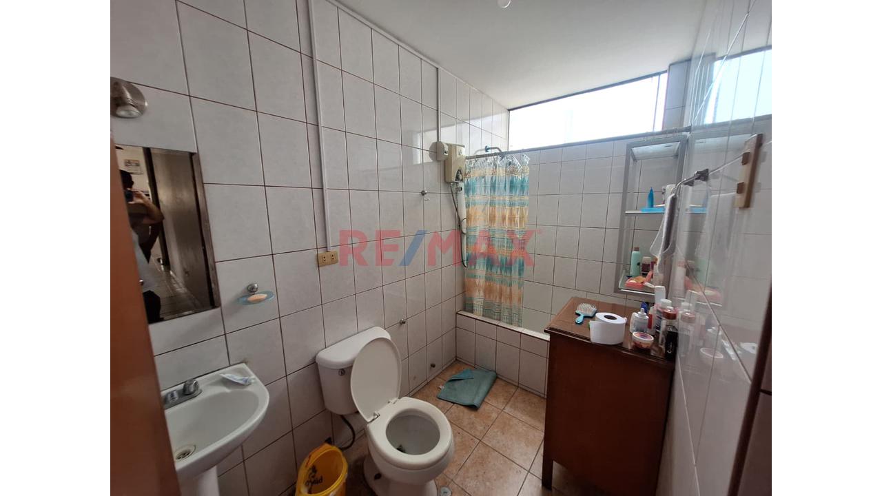 Se Vende Palacio De 4 Pisos Con Piscina En Puente Piedra - 16