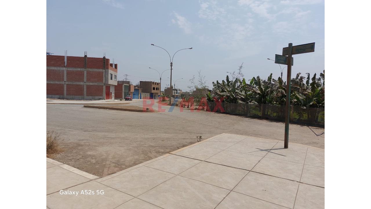 Increible Oferta Urb San Pedro  !!!! 240 M2 En Avenida Comercial Dos Terrenos En Venta A Precio De Ocasion!!!!! Puente Piedra Carabayllo — foto 4