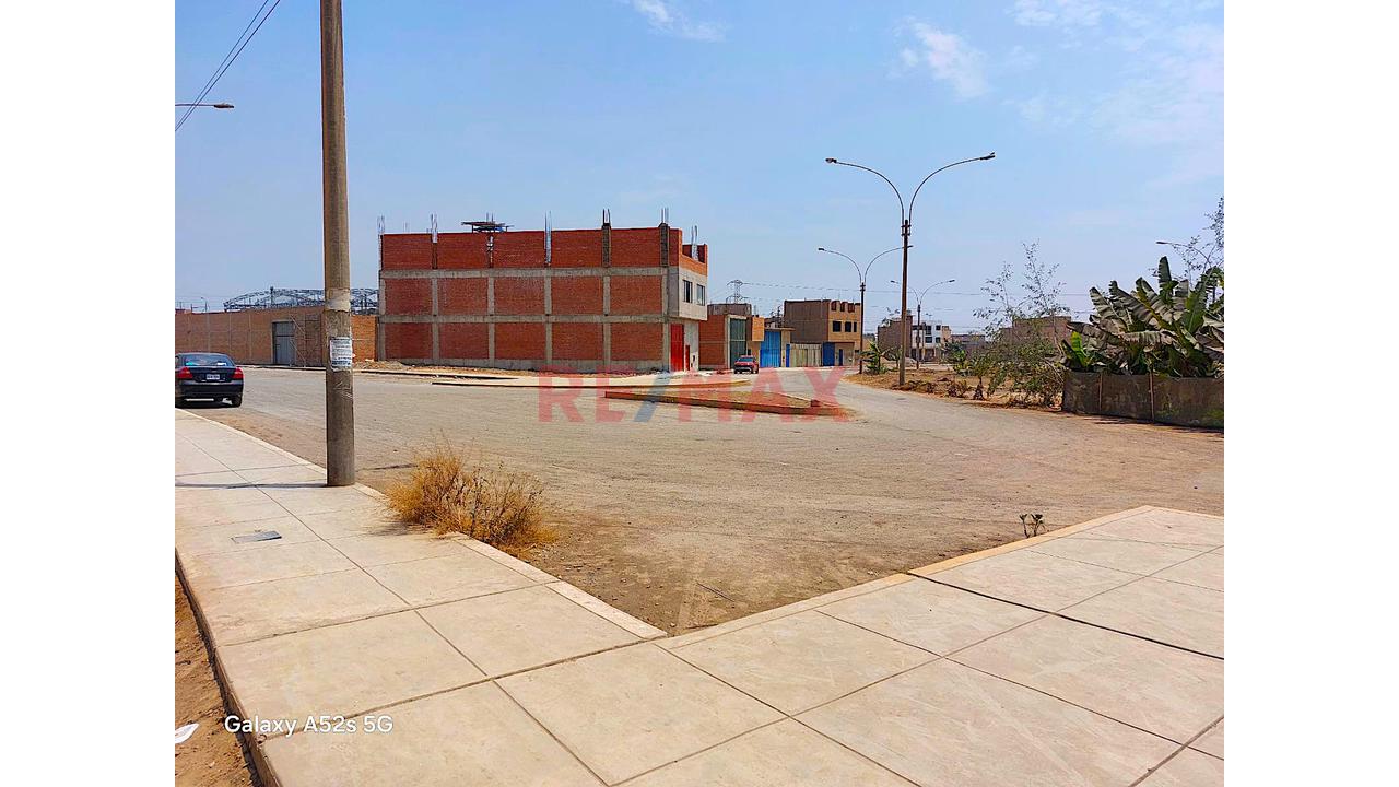 Increible Oferta Urb San Pedro  !!!! 240 M2 En Avenida Comercial Dos Terrenos En Venta A Precio De Ocasion!!!!! Puente Piedra Carabayllo — foto 8