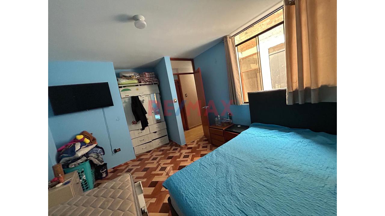Casa de 6 dormitorios y 2 baños ubicado en Puente Piedra Casa de 6 dormitorios y 2 baños ubicado en Puente Piedra