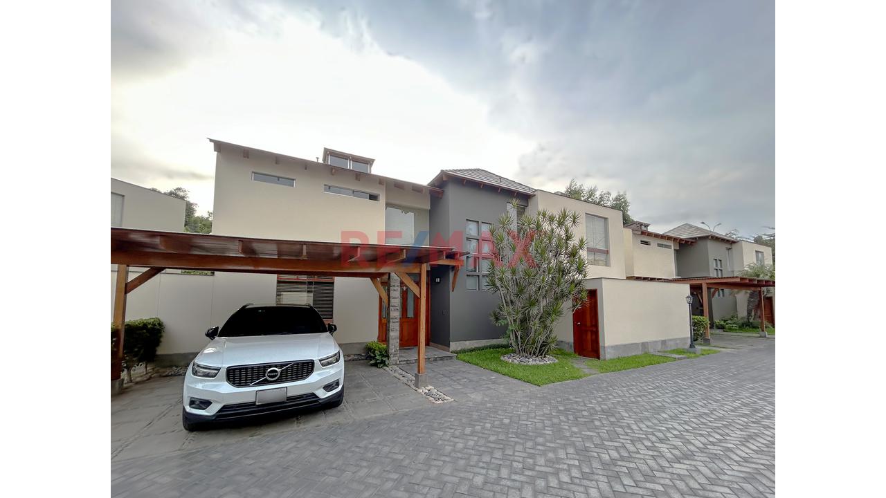 Venta De Casa En Condominio - La Molina