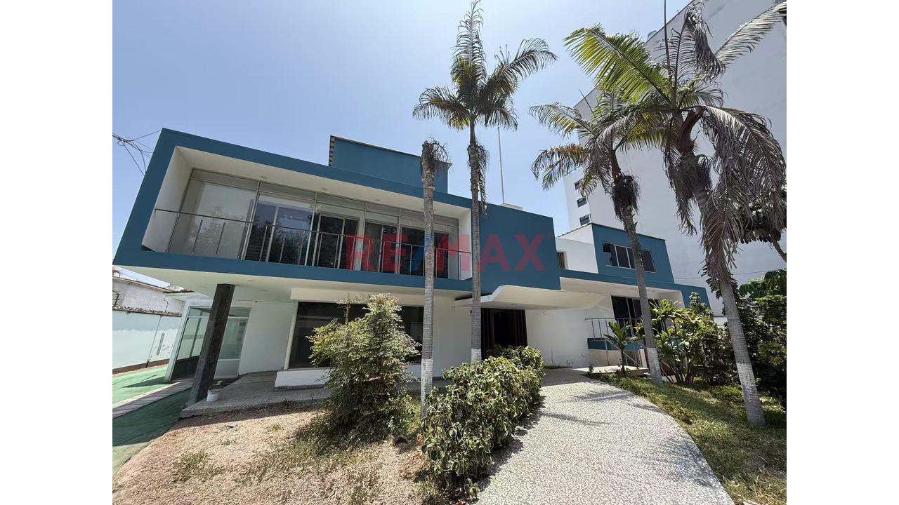 Casa En Alquiler - Zona Exclusiva San Isidro - 2