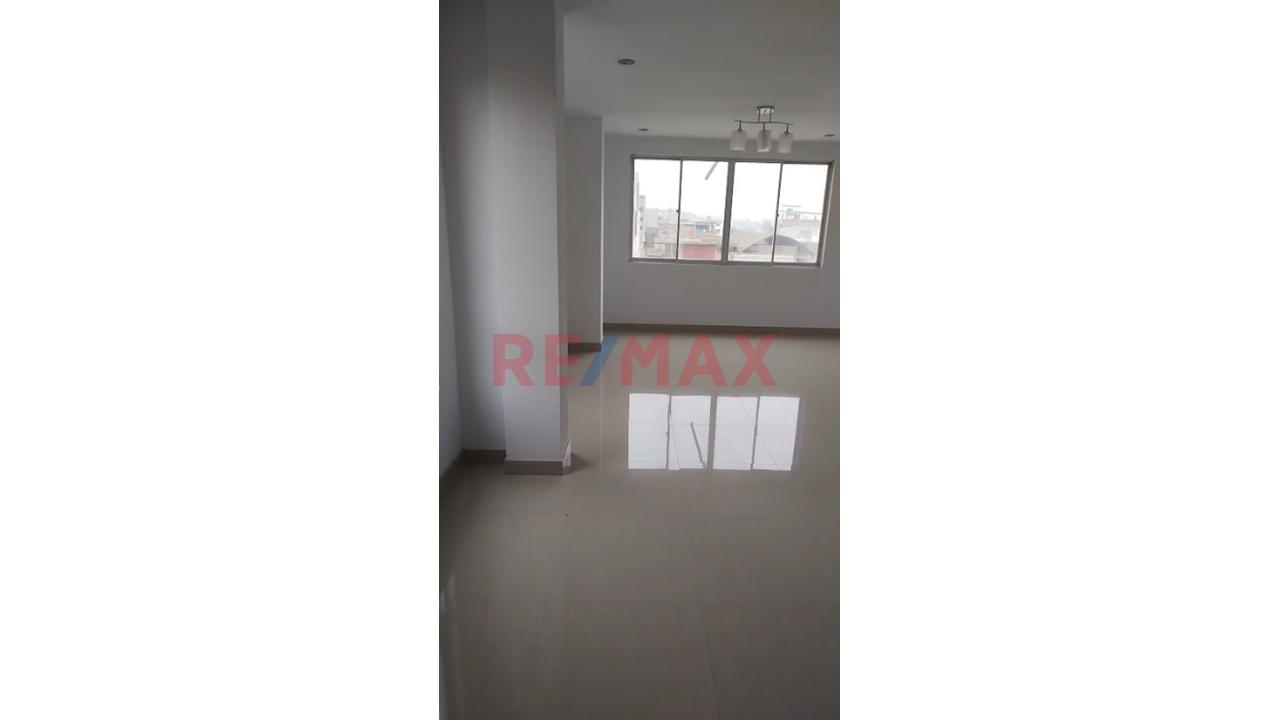 Venta De Departamento En 4To Piso – 90 M² – Av. El Sol – Cerca Al Tren - 1