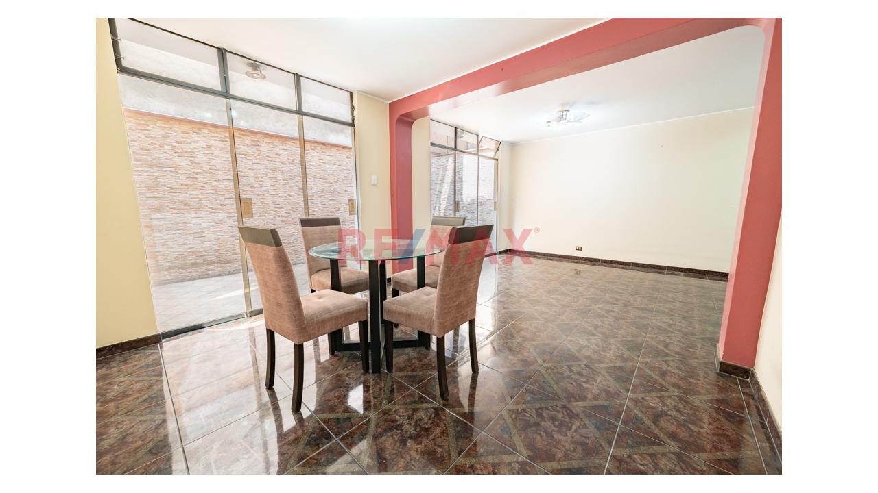 Vendo Hermosa Y Amplia Casa En La Molina 🏡🏡 - 2