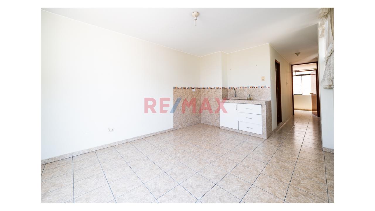 Vendo Hermosa Y Amplia Casa En La Molina 🏡🏡 - 10