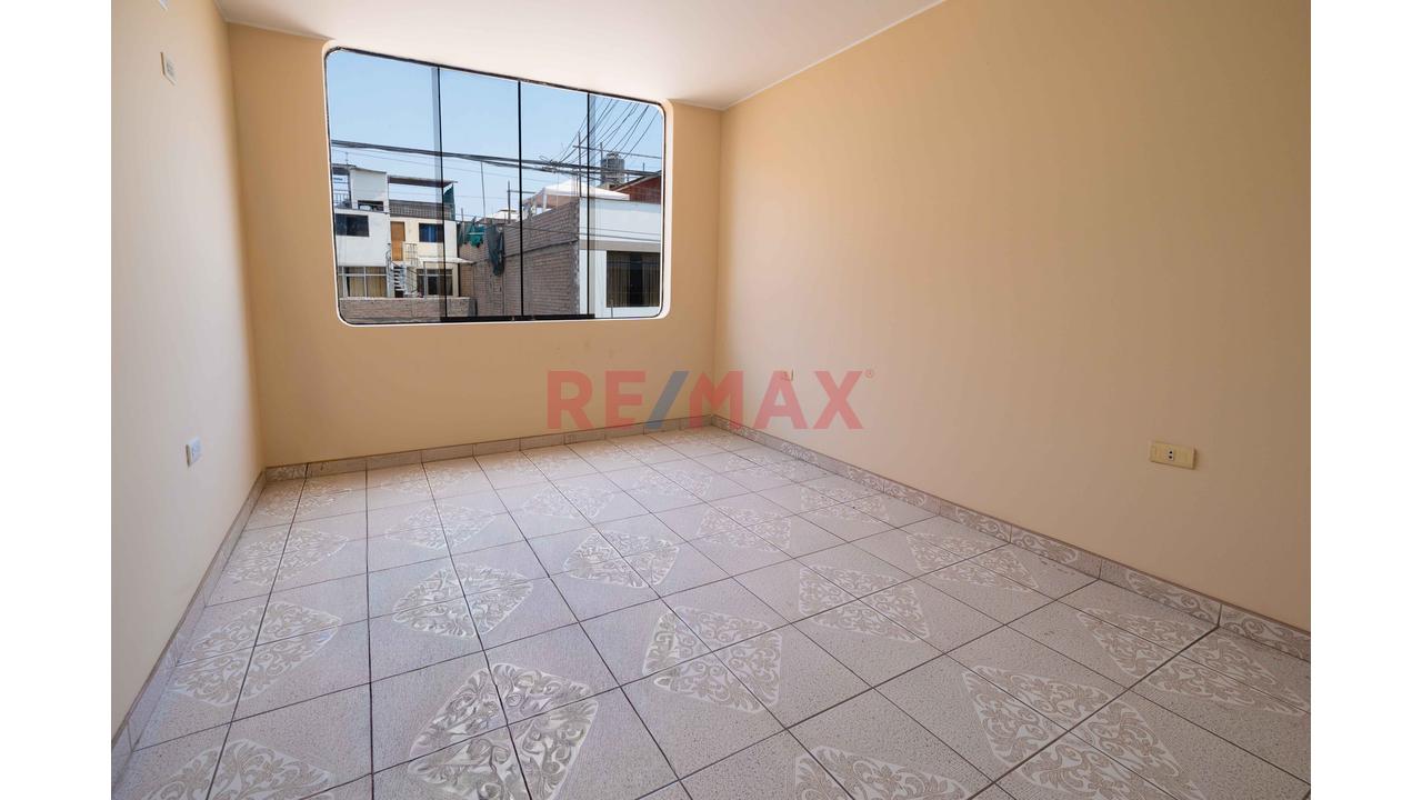 Vendo Hermosa Y Amplia Casa En La Molina 🏡🏡 - 14