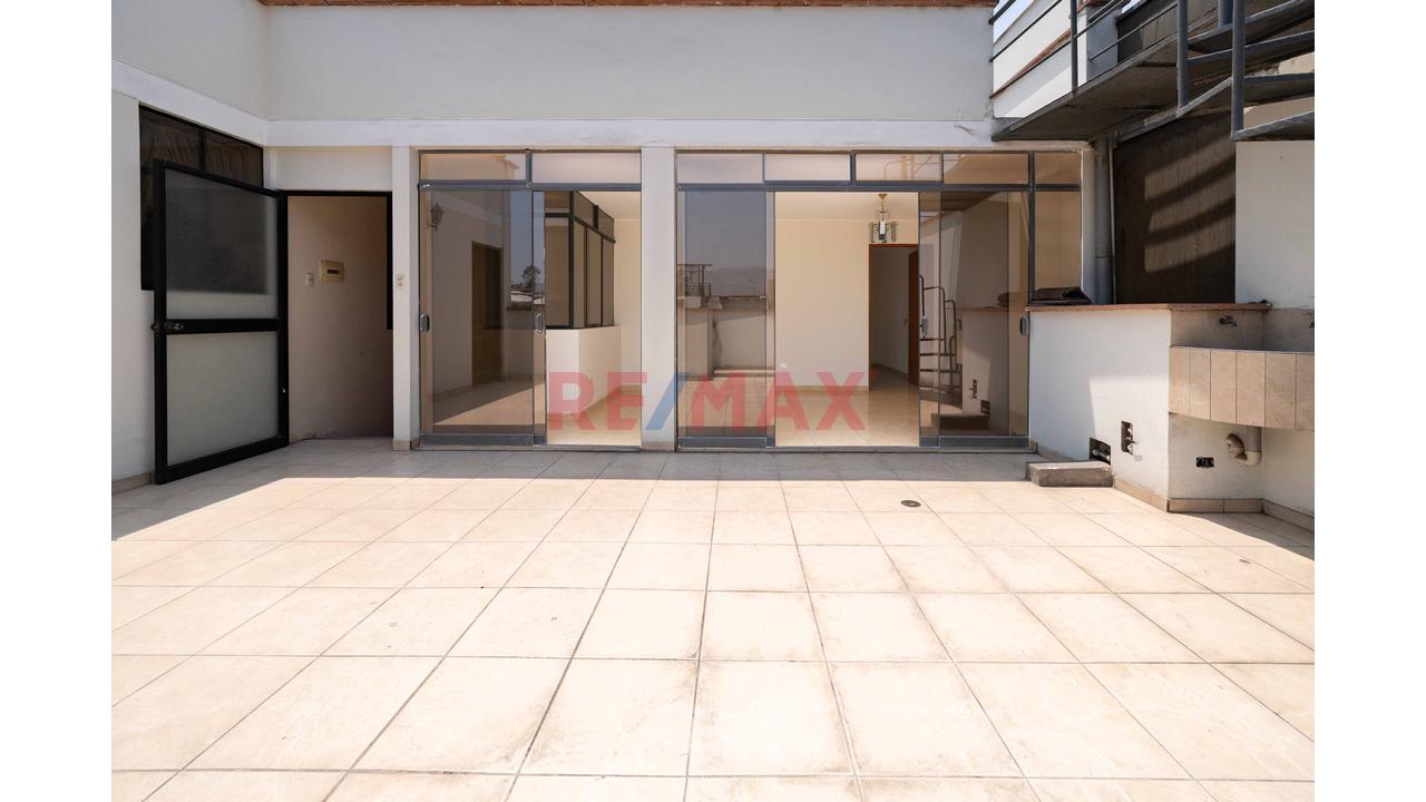 Vendo Hermosa Y Amplia Casa En La Molina 🏡🏡 - 16