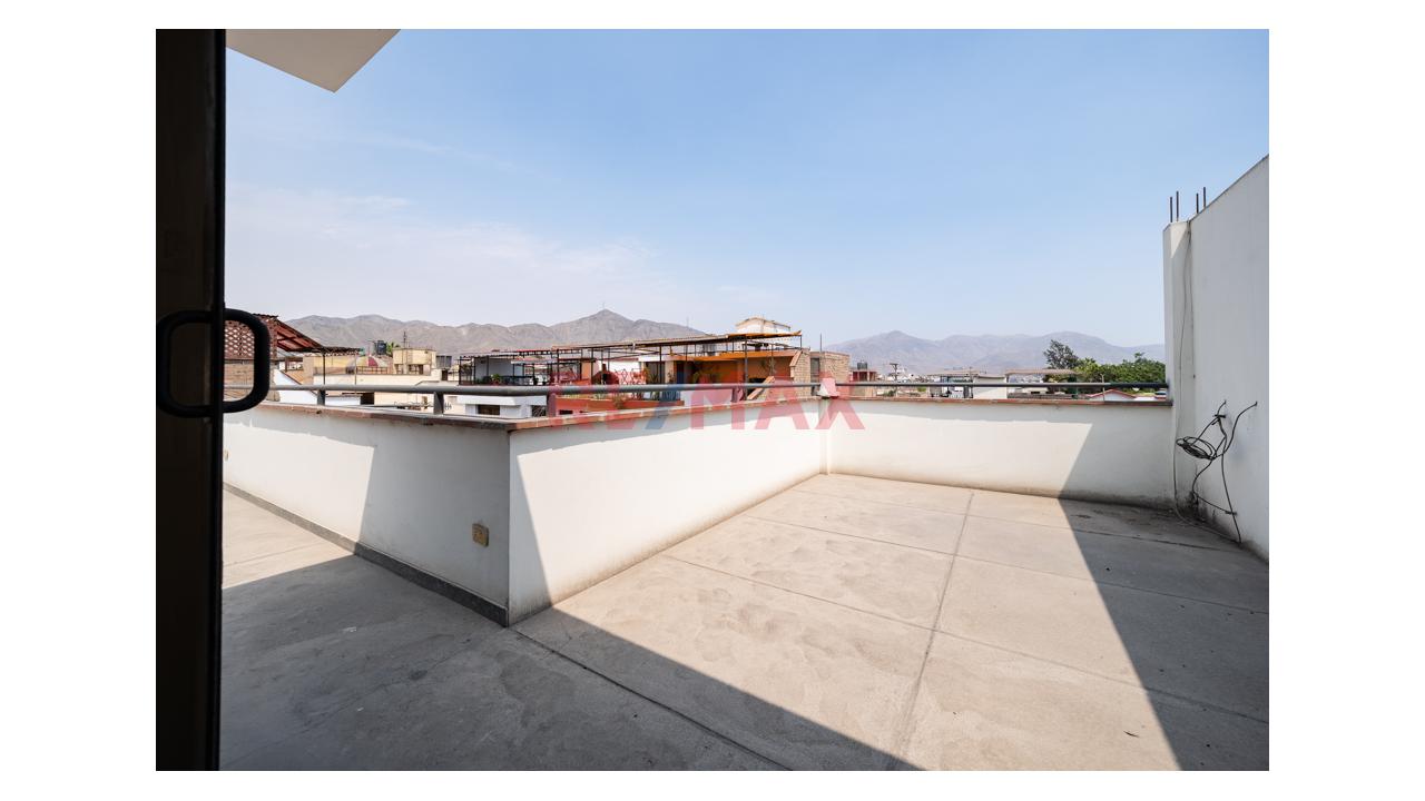 Vendo Hermosa Y Amplia Casa En La Molina 🏡🏡 - 15