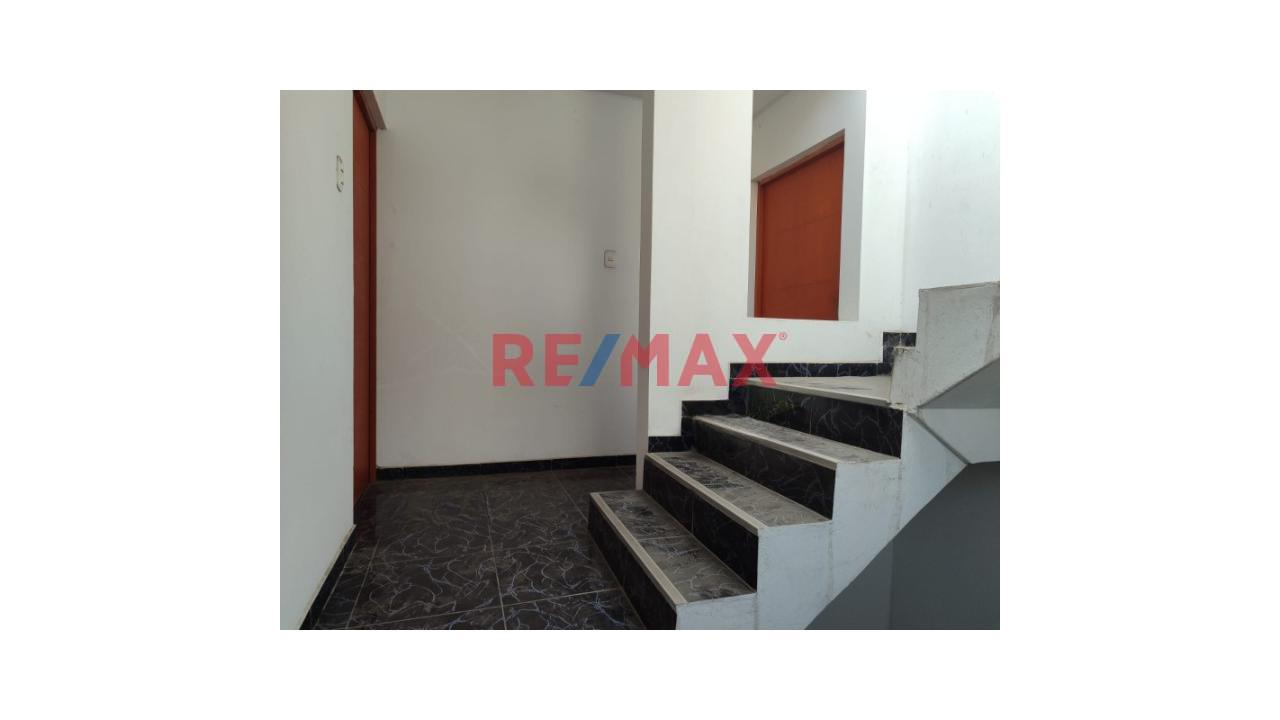 Oportunidad En Ate: Casa  Rebajada A Us$ 249,000.00 De 2 Pisos Con Azotea Y Proyección Para 5 Pisos (Negociable) — foto 5