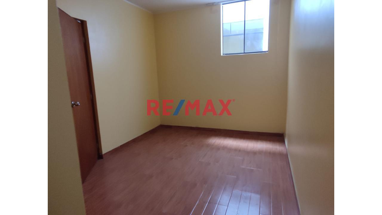 Oportunidad En Ate: Casa  Rebajada A Us$ 249,000.00 De 2 Pisos Con Azotea Y Proyección Para 5 Pisos (Negociable) — foto 6