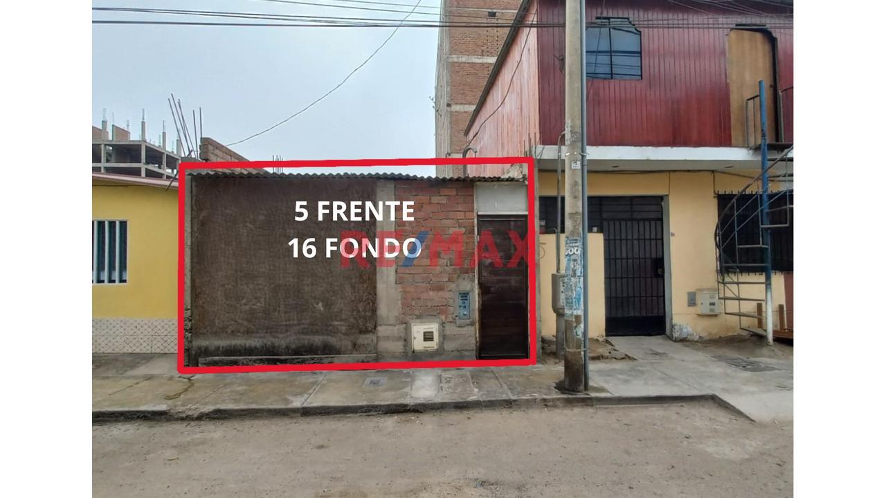 Se Vende Terreno Cerca Al Hospital De Emergencias De V.E.S. - 80 M2