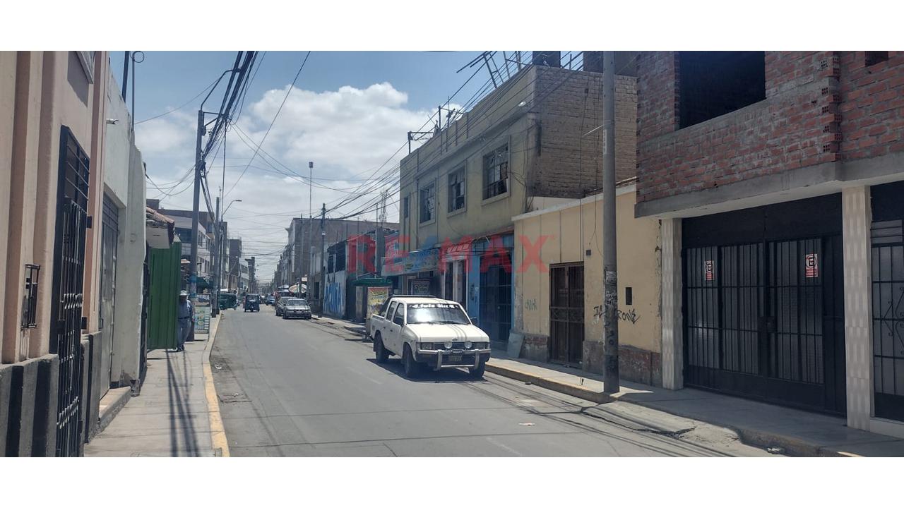 Terreno En Venta – 881 M² En Calle Urubamba - 8