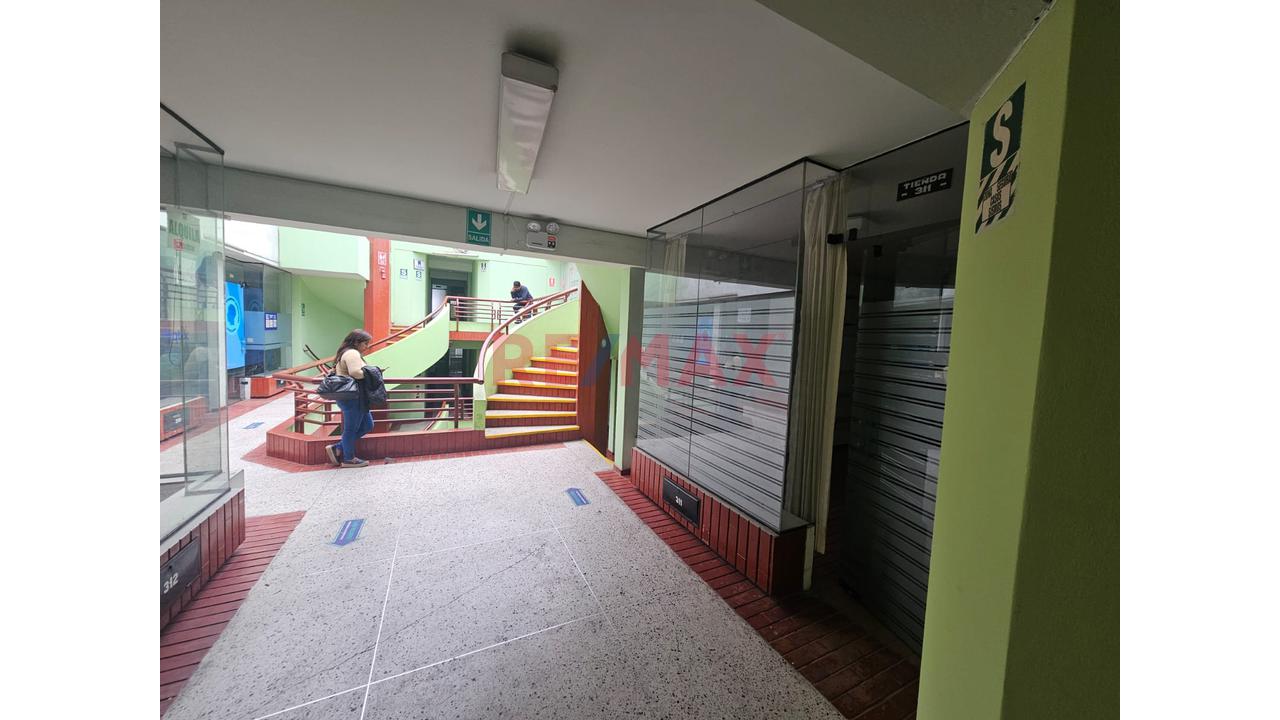 Tienda Comdrcial En Mercaderes — foto 3