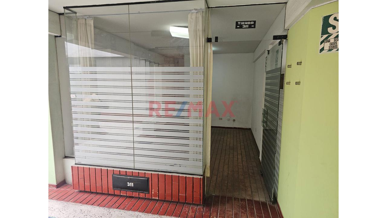 Tienda Comdrcial En Mercaderes — foto 2