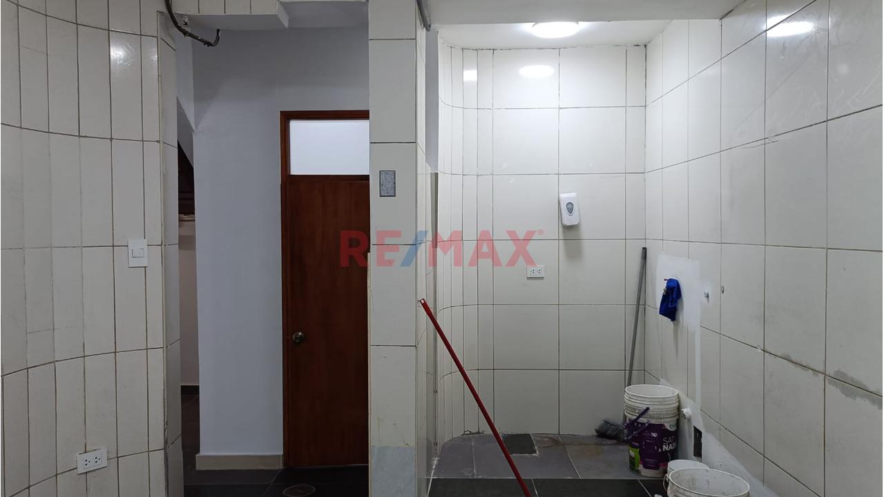 Alquiler De Local Comercial En Zona Altamente Comerciable - 8