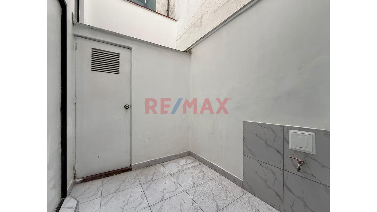 ¡Vive A Pasos Del Malecón! Casa En Quinta En Miraflores – Sin Mantenimiento — foto 14