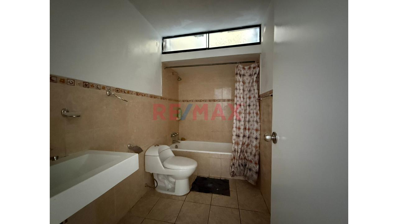 ¡Vive A Pasos Del Malecón! Casa En Quinta En Miraflores – Sin Mantenimiento — foto 9