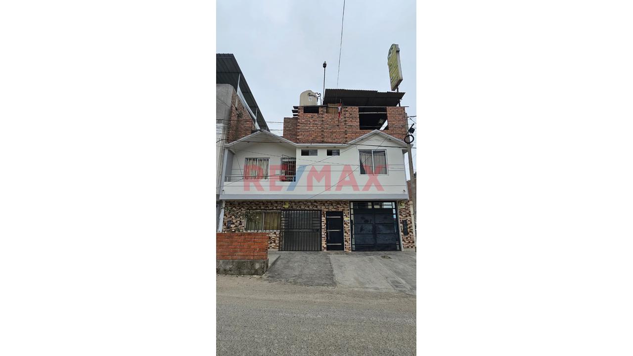 Vendo Casa De 2 Pisos Multifamiliar Con 5 Departamentos + Local En Bella Vista, La Esperanza - 2