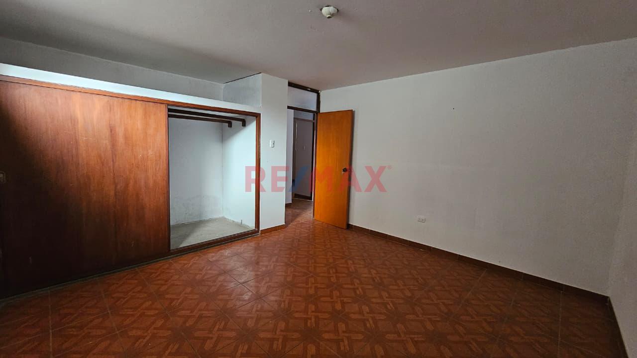 Vendo Casa De 2 Pisos Multifamiliar Con 5 Departamentos + Local En Bella Vista, La Esperanza - 12