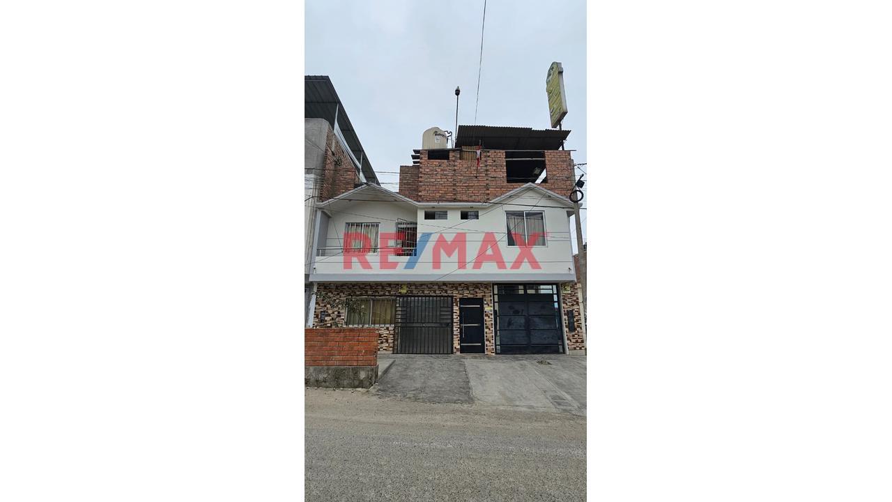 Vendo Casa De 2 Pisos Multifamiliar Con 5 Departamentos + Local En Bella Vista, La Esperanza - 1
