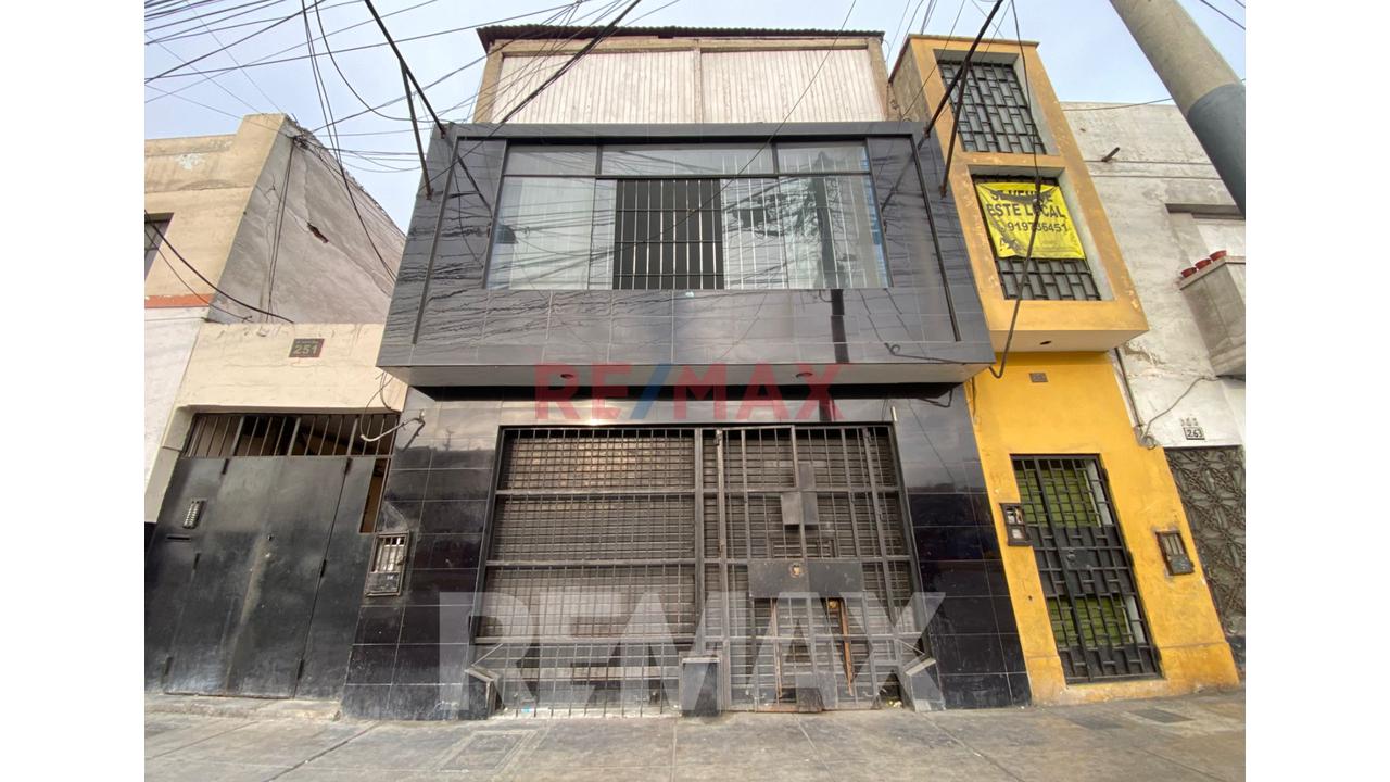 Alquiler De Local Comercial De 3 Pisos – Excelente Ubicación - 2