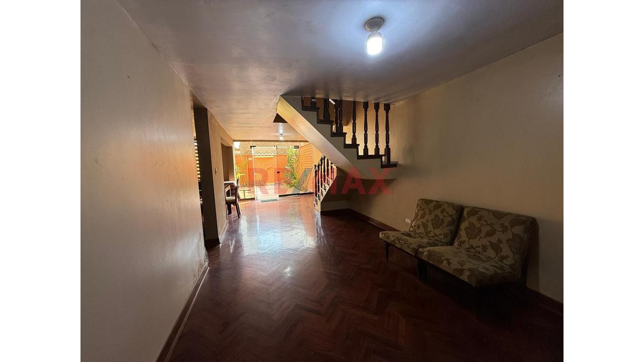Vendo Casa De Dos Pisos En La Perla - 2
