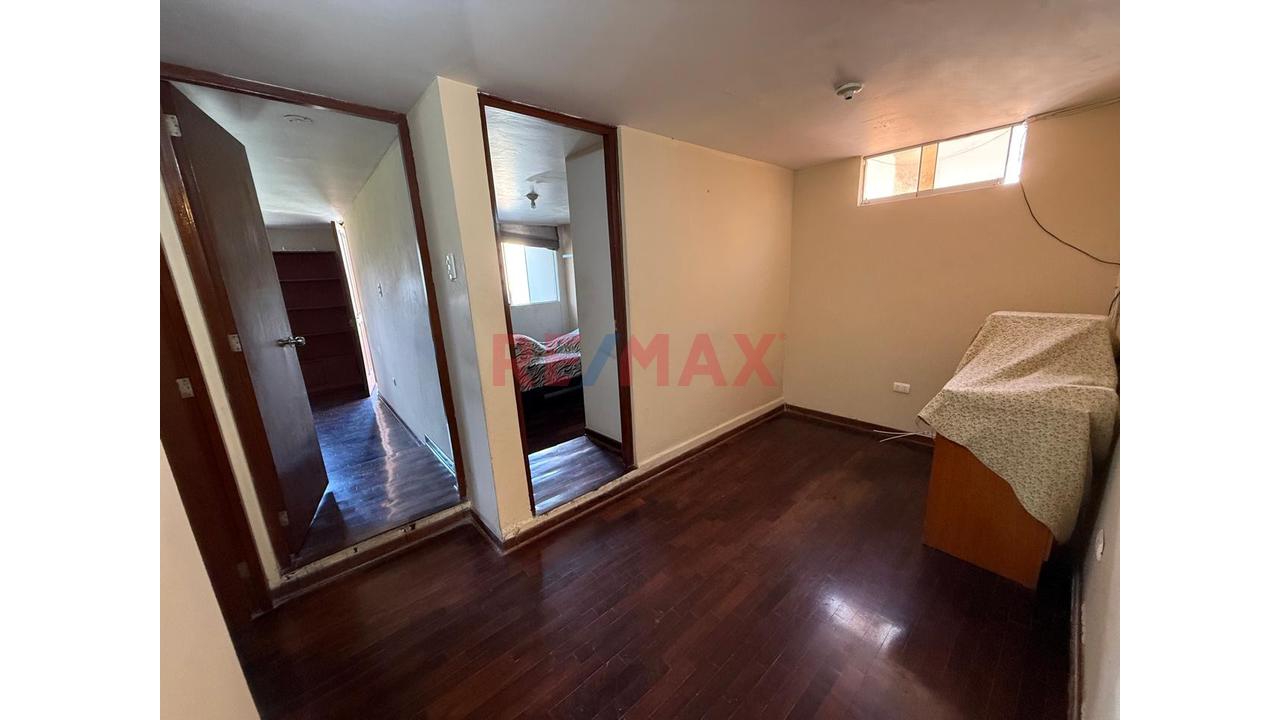 Vendo Casa De Dos Pisos En La Perla - 8