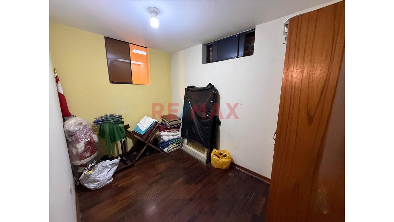 Vendo Casa De Dos Pisos En La Perla - 12