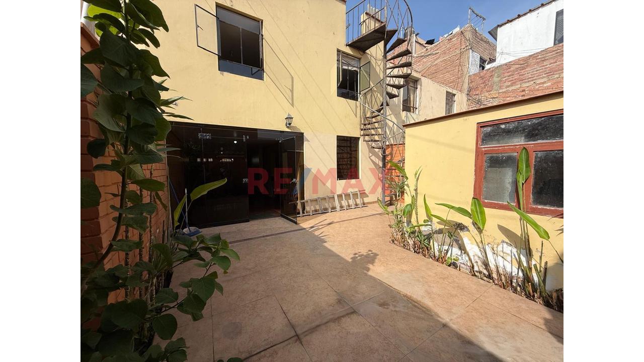 Vendo Casa De Dos Pisos En La Perla - 7