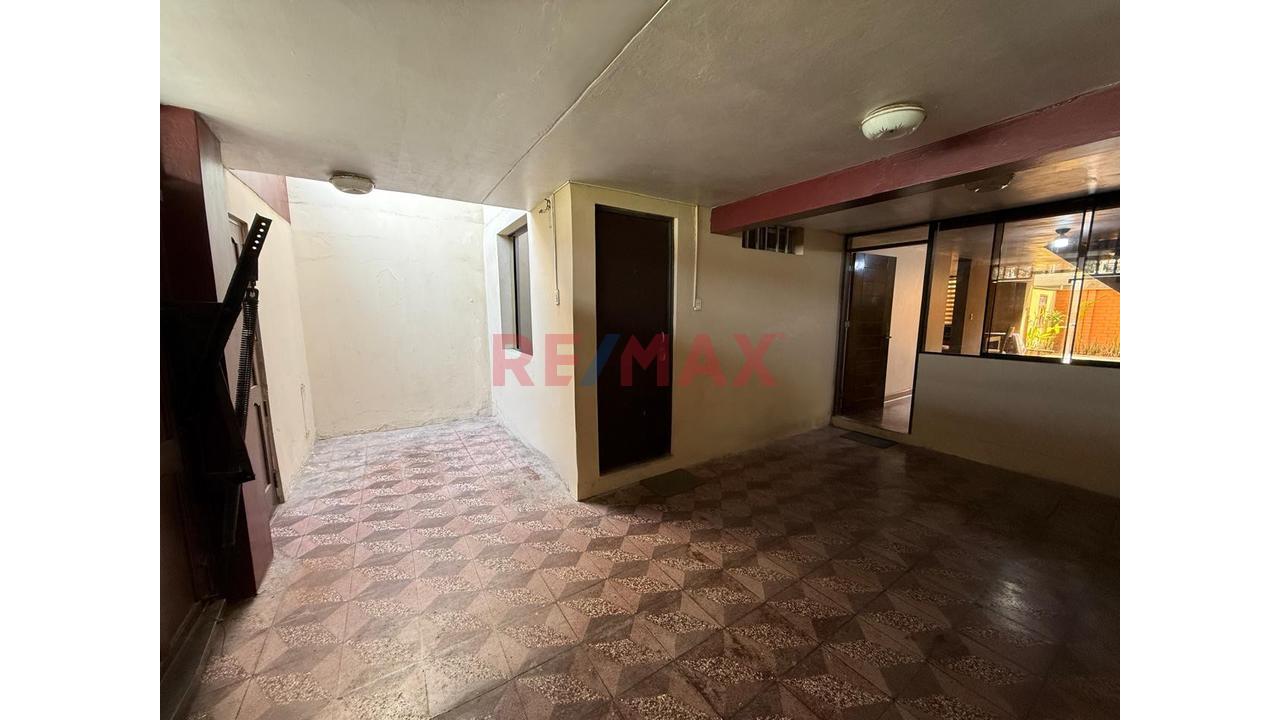 Vendo Casa De Dos Pisos En La Perla - 19