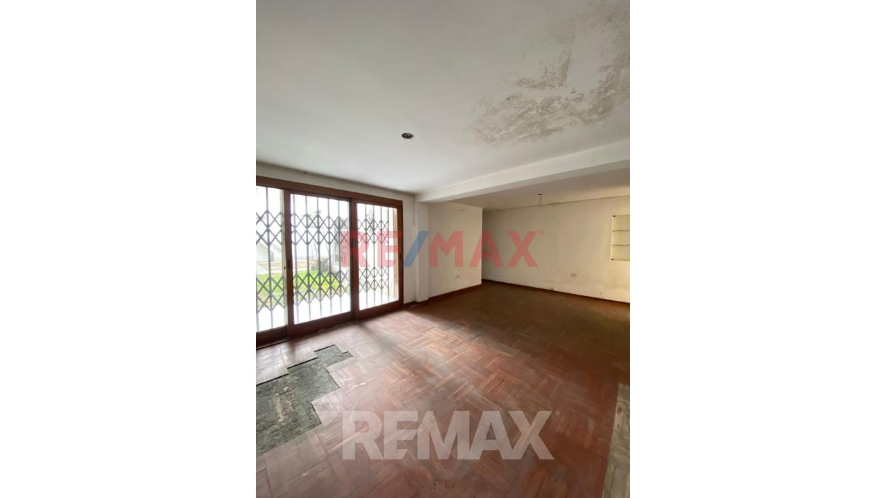 Oportunidad Única De Inversion  En Miraflores! Terreno Con Casa Y Departamento A Pasos De Av. Pardo — foto 8