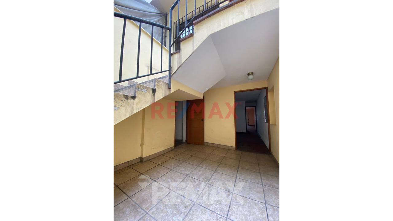 Oportunidad Única De Inversion  En Miraflores! Terreno Con Casa Y Departamento A Pasos De Av. Pardo — foto 9