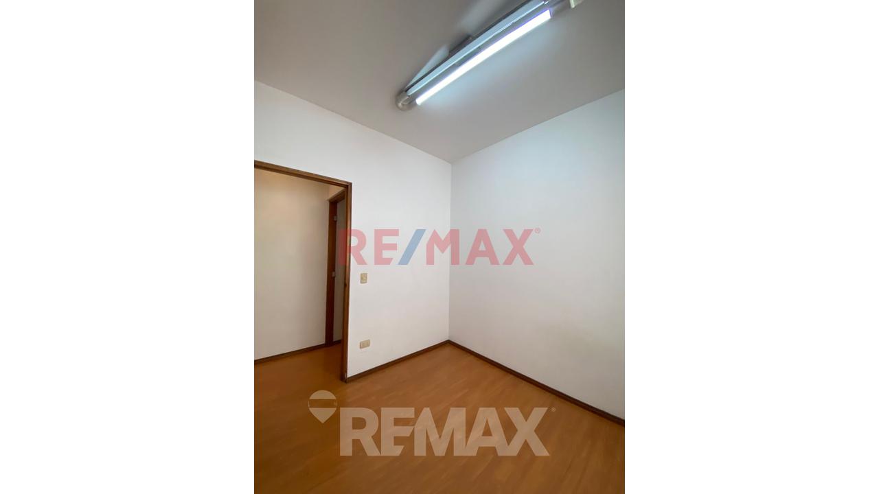 Oportunidad Única De Inversion  En Miraflores! Terreno Con Casa Y Departamento A Pasos De Av. Pardo — foto 15