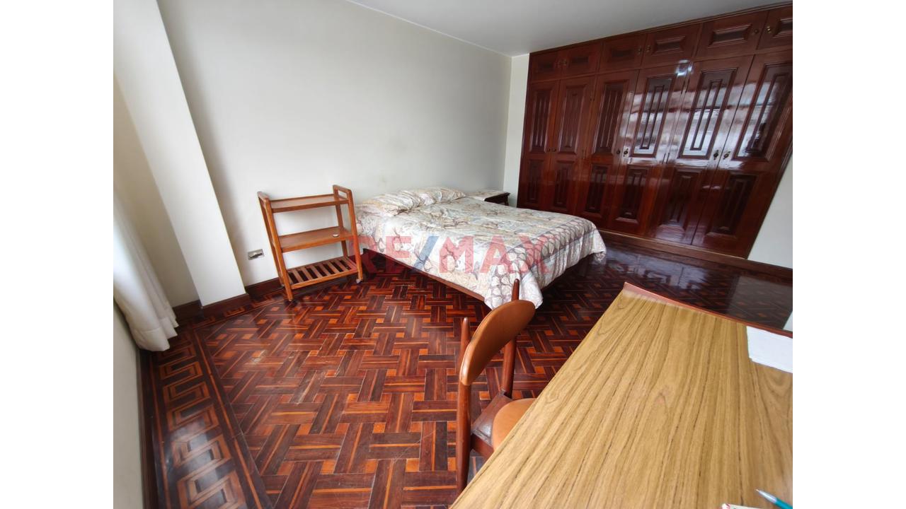 Se Alquila Casa En Av.Cerro Grande Surco - 2