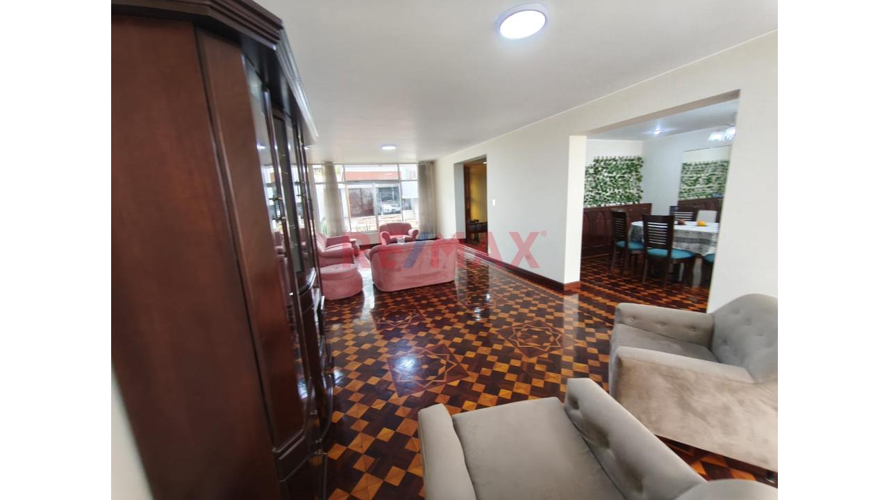 Se Alquila Casa En Av.Cerro Grande Surco - 17