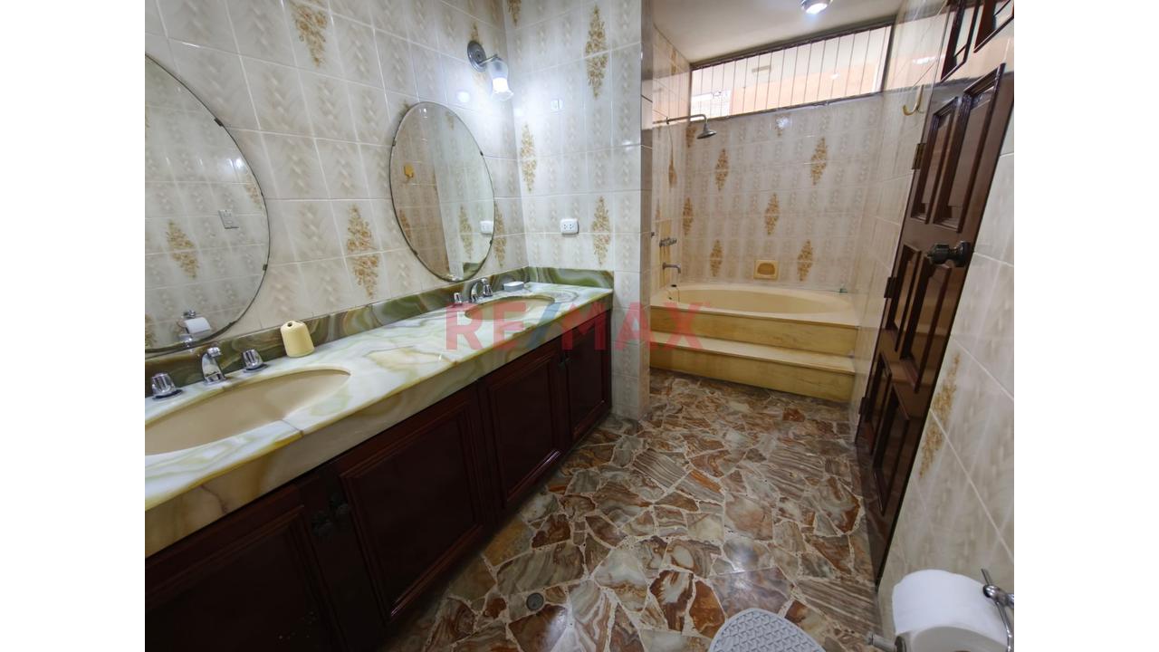 Se Alquila Casa En Av.Cerro Grande Surco - 3