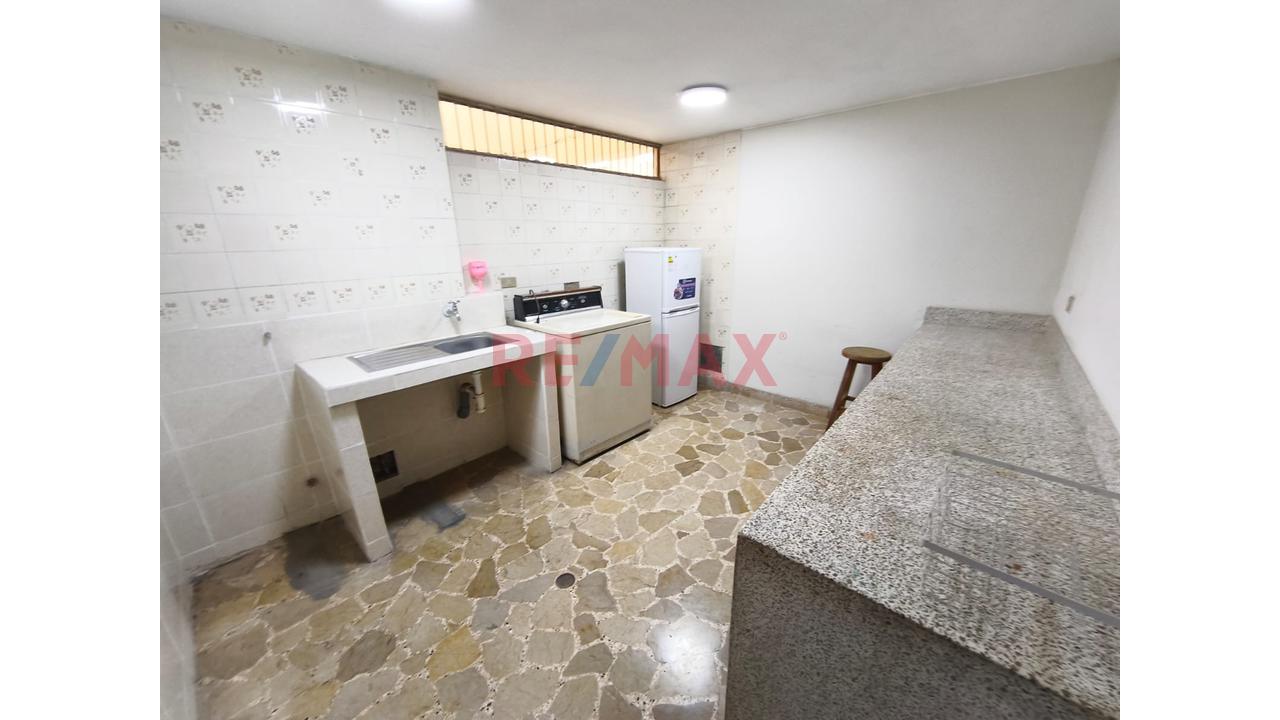 Se Alquila Casa En Av.Cerro Grande Surco - 9
