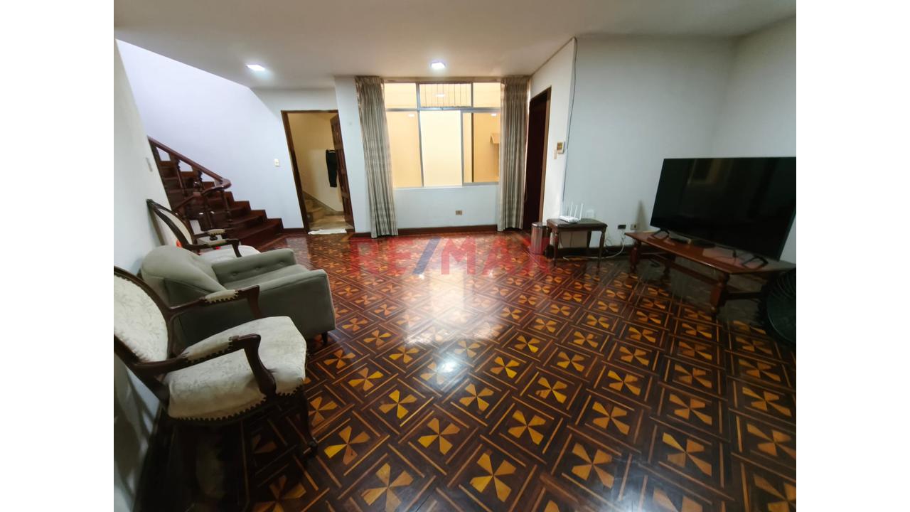 Se Alquila Casa En Av.Cerro Grande Surco - 6