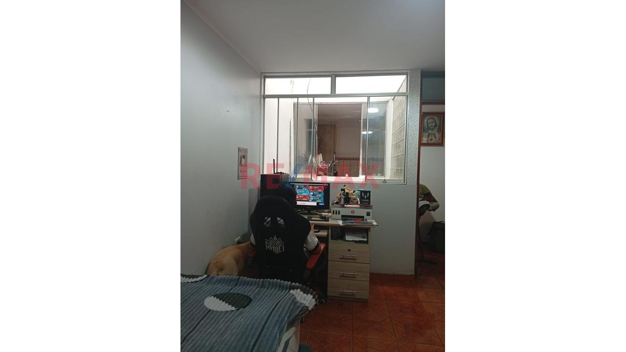 Se Alquila Elegante Y Moderno  Departamento Triplex   A 2 Cuadras De La Avenida Túpac Amarú Km12  Frente A La Ex Reniec - Comas — foto 2