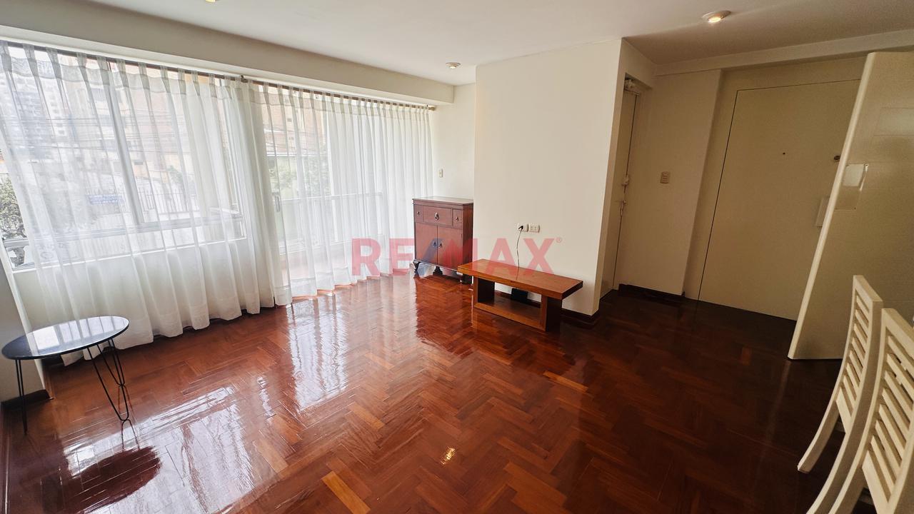 Vendo Departamento 92 M2 Bien Ubicado En Miraflores A Un Paso Del Malecón