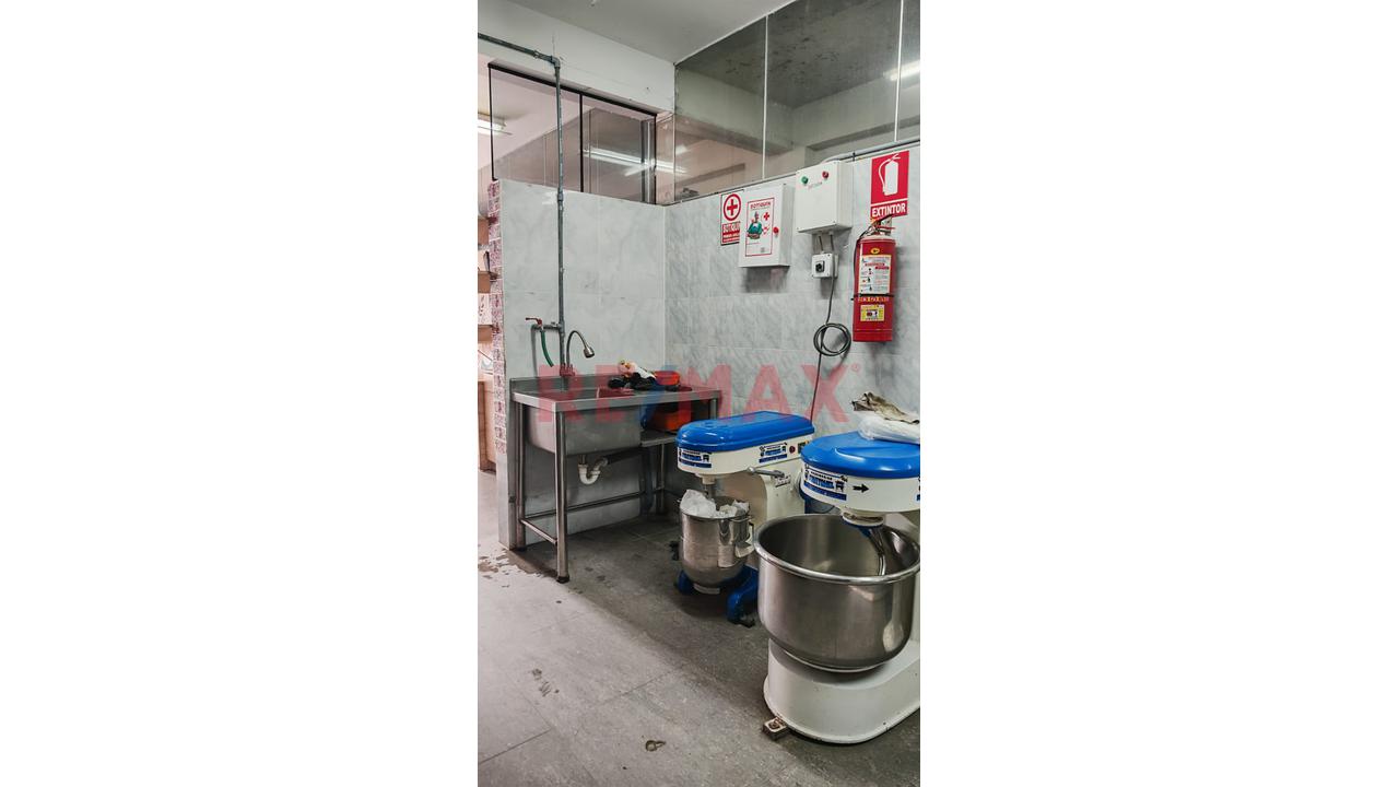Alquilo Local Totalmente Implementado Para Cafeteria Panaderia, Centro De Produccion Por Mayor - 17